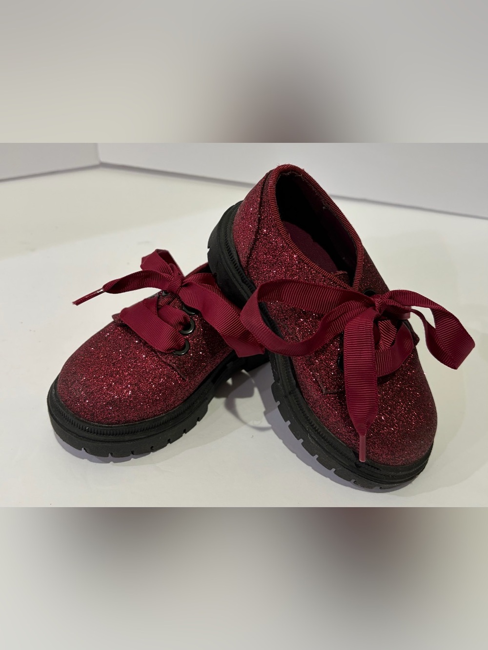 Cat & Jack Girls' Glitter Lace-Up Shoes 6 EUC
